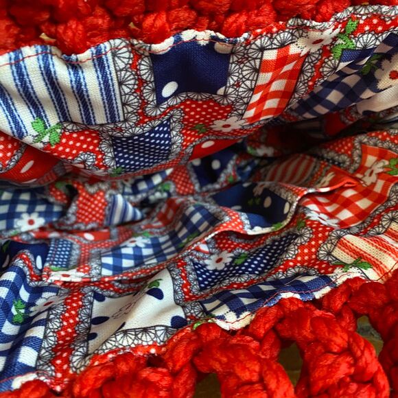 Vintage Boho Cherry Red Crochet Purse with Retro Chunky Amber Lucite Handles - Picture 6 of 10